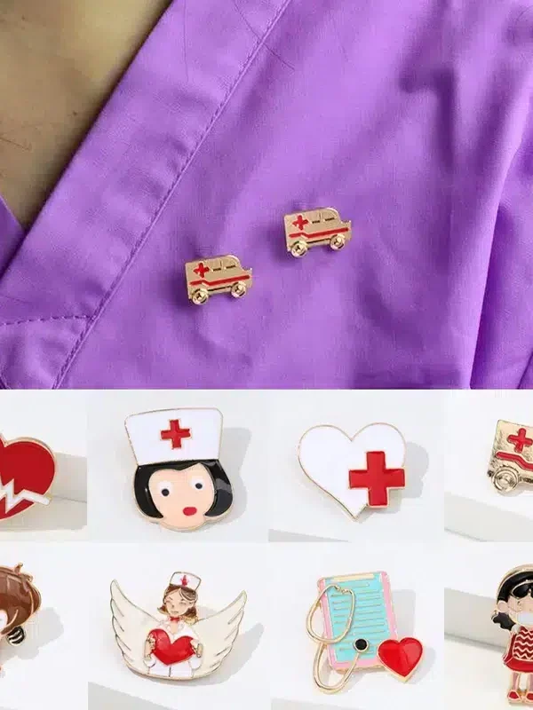 Pin para ropa con diseños variados de enfermería.