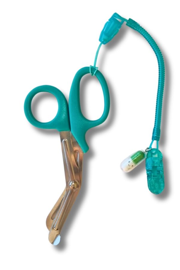 Porta Tijeras para Enfermería con Clip y Cordón Extensible – Varios Colores. - Verde