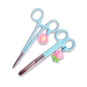 Kit Tijera de Mayo + Pinza con Charms de Flores – Rosa o Celeste.